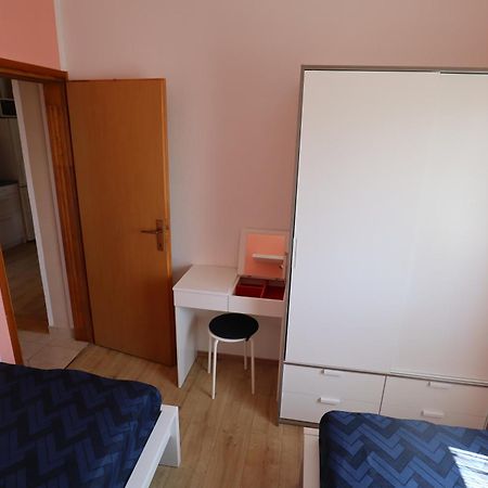 Apartman ˝Abaza˝ Vir Exterior foto